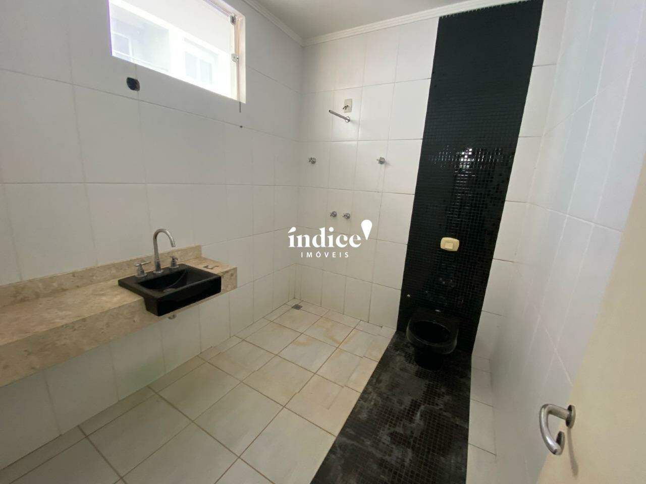 Casa Comercial para para aluguel no Ribeirânia na cidade de Ribeirão Preto: 