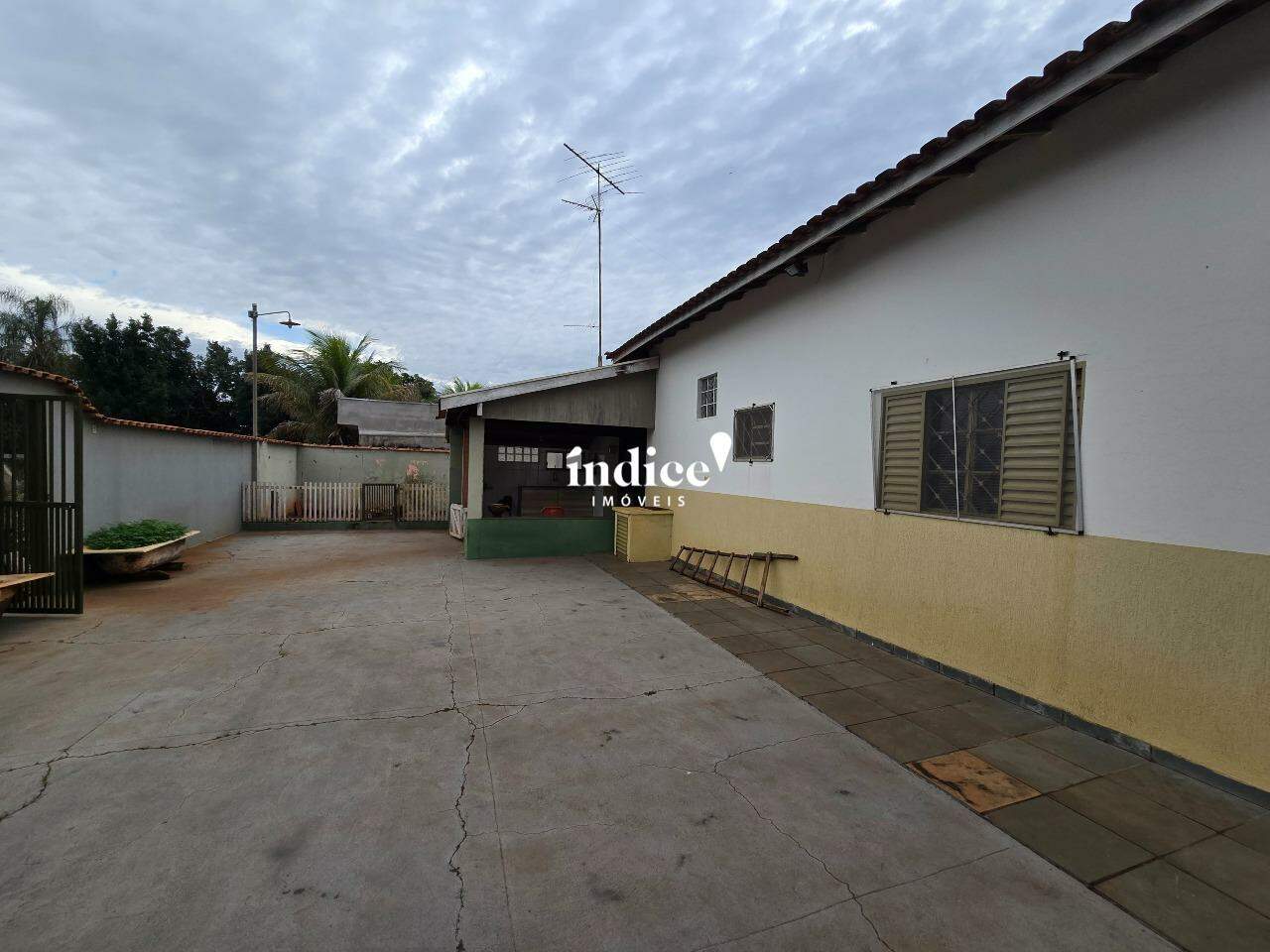 Chácaras para à venda no Portal dos Ipês na cidade de Ribeirão Preto: 