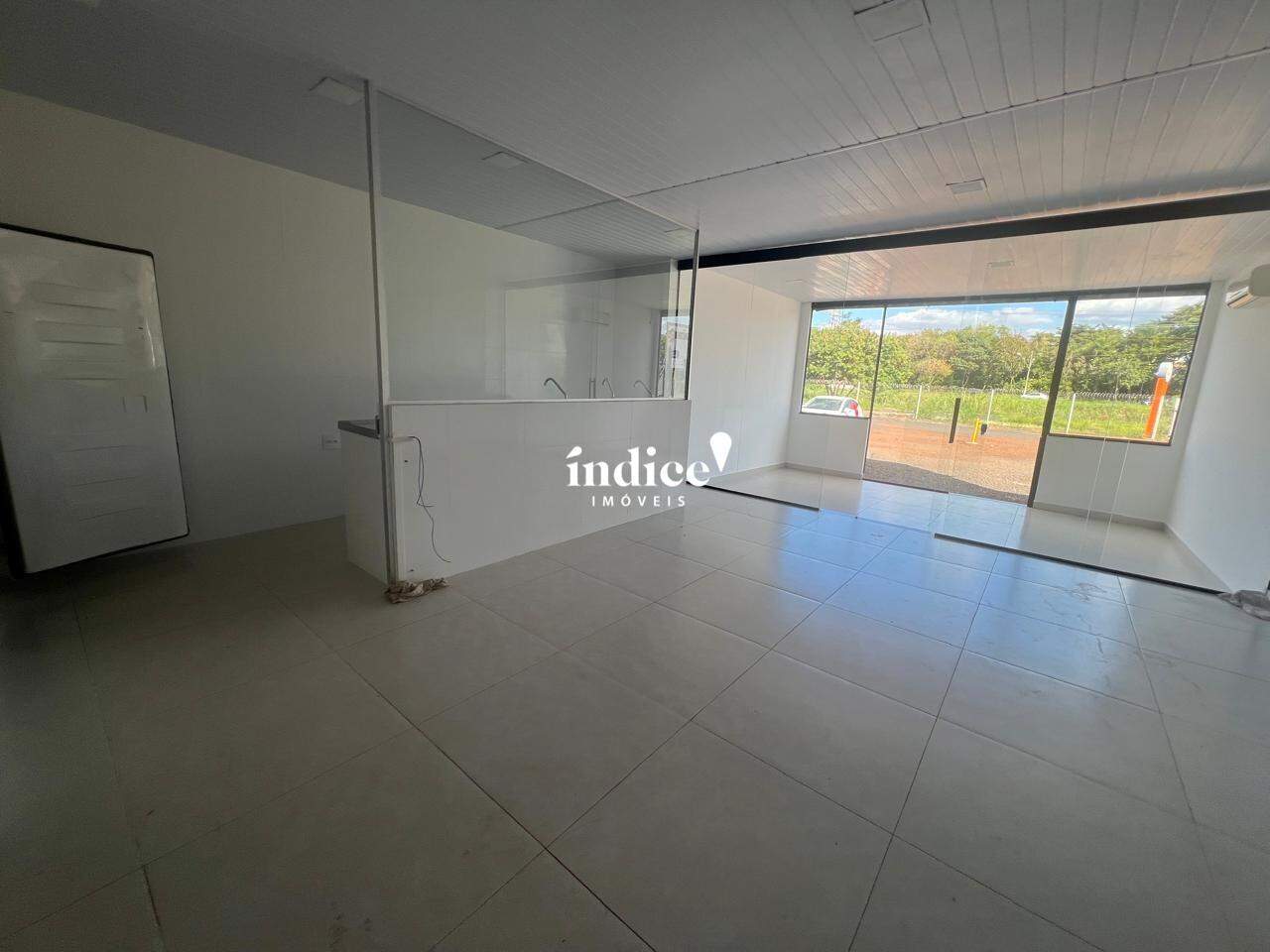 Salão Comercial para para aluguel no Ribeirânia na cidade de Ribeirão Preto: 