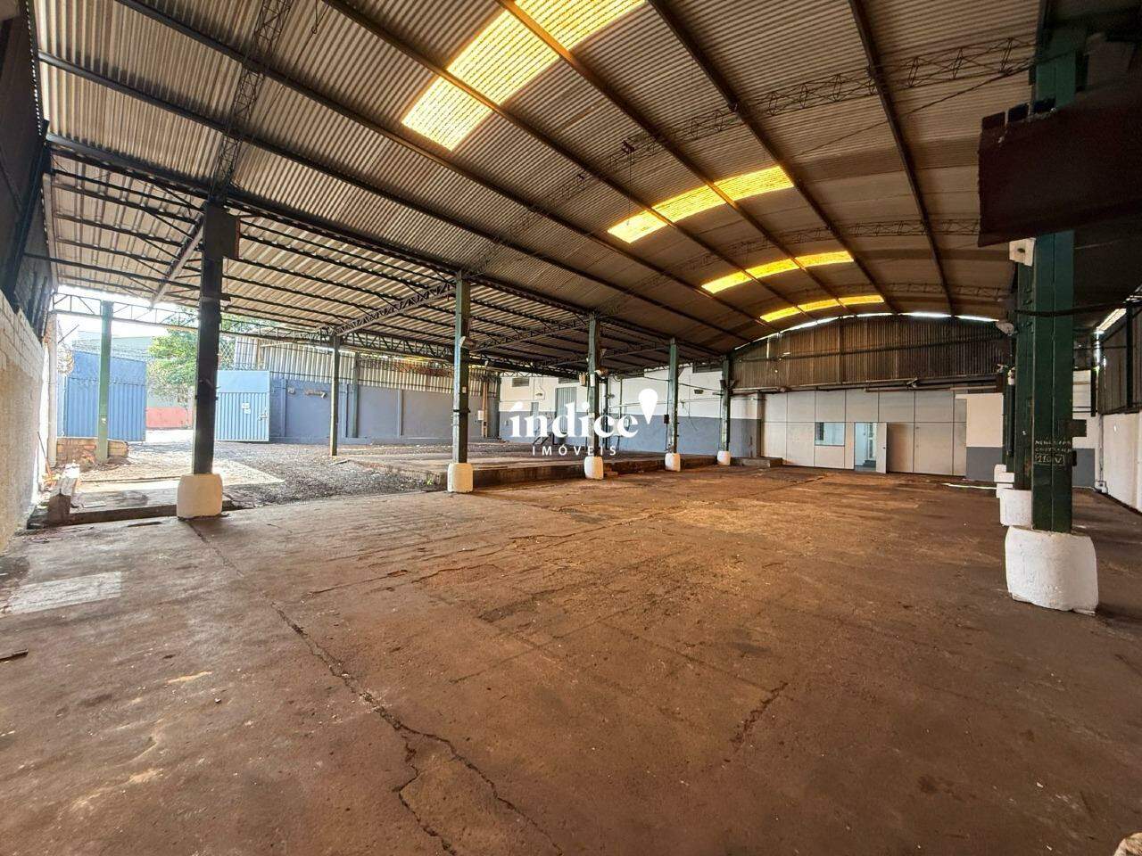 Galpão Comercial para para aluguel no Independência na cidade de Ribeirão Preto: 