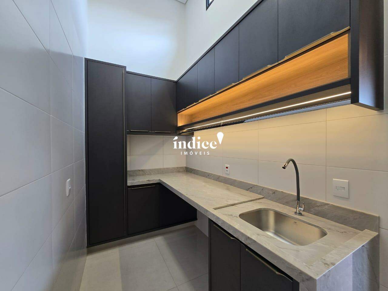 Casas Condomínio para à venda no Vila do Golf na cidade de Ribeirão Preto: 