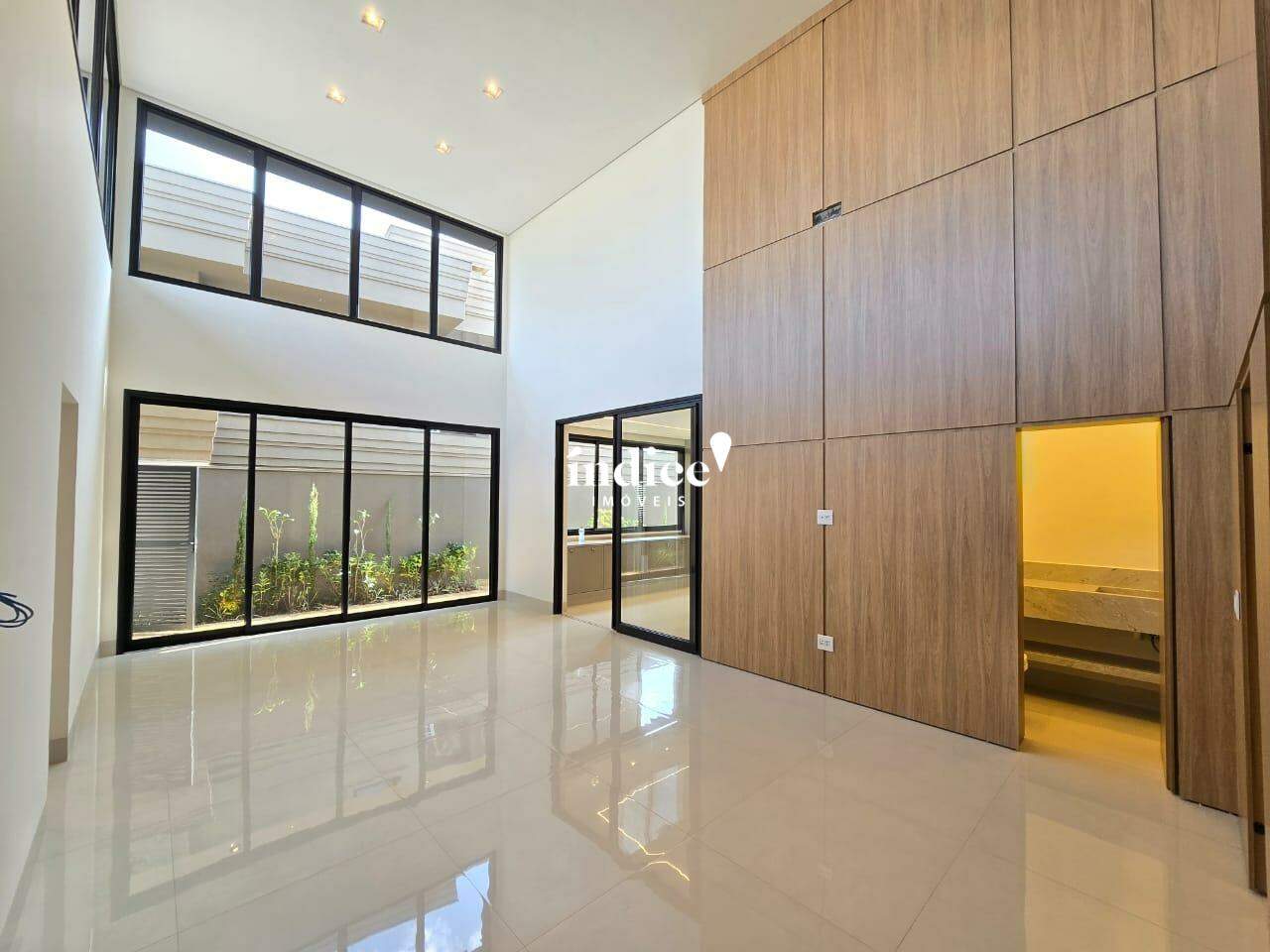 Casas Condomínio para à venda no Vila do Golf na cidade de Ribeirão Preto: 