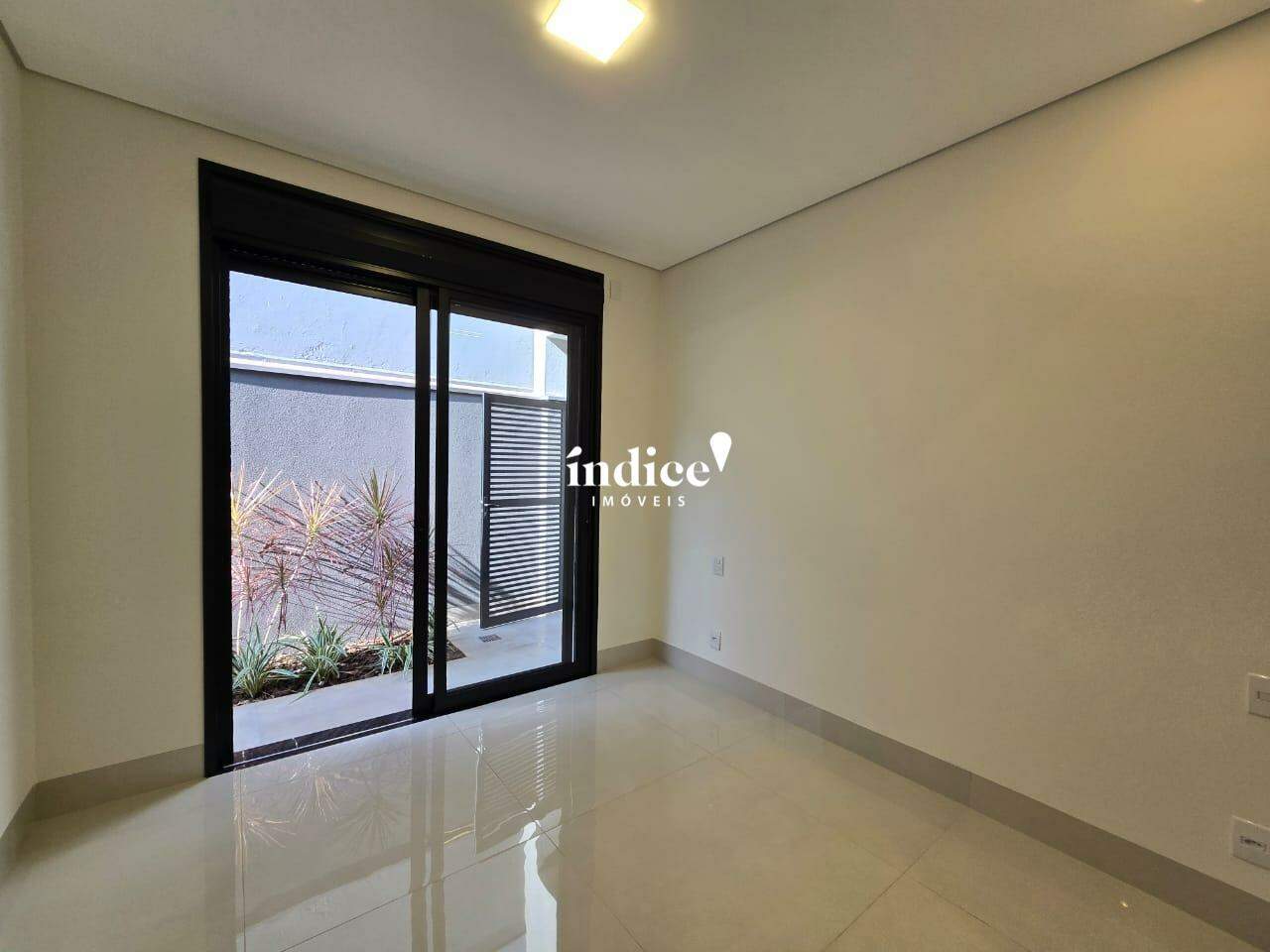 Casas Condomínio para à venda no Vila do Golf na cidade de Ribeirão Preto: 
