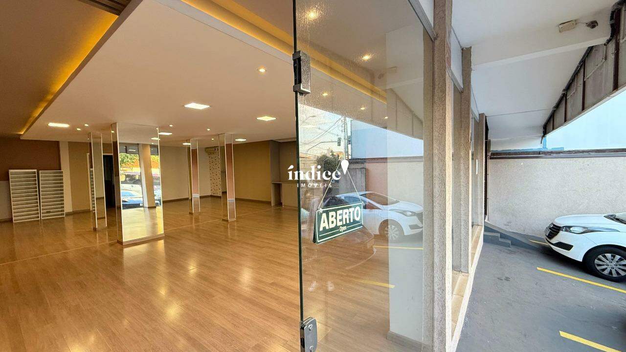 Salão Comercial para para aluguel no Centro na cidade de Ribeirão Preto: