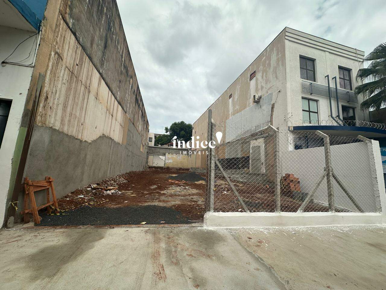 Terrenos Bairro para à venda no Centro na cidade de Ribeirão Preto: 