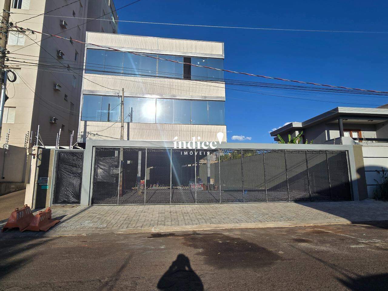 Salão Comercial para para aluguel no Jardim Canadá na cidade de Ribeirão Preto: 