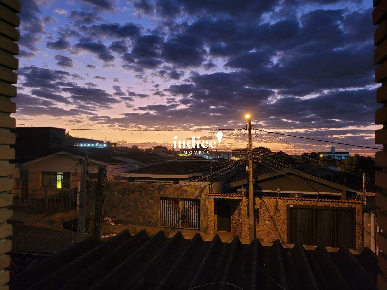 Casas para à venda no Jardim Paulistano na cidade de Ribeirão Preto: vista noturna