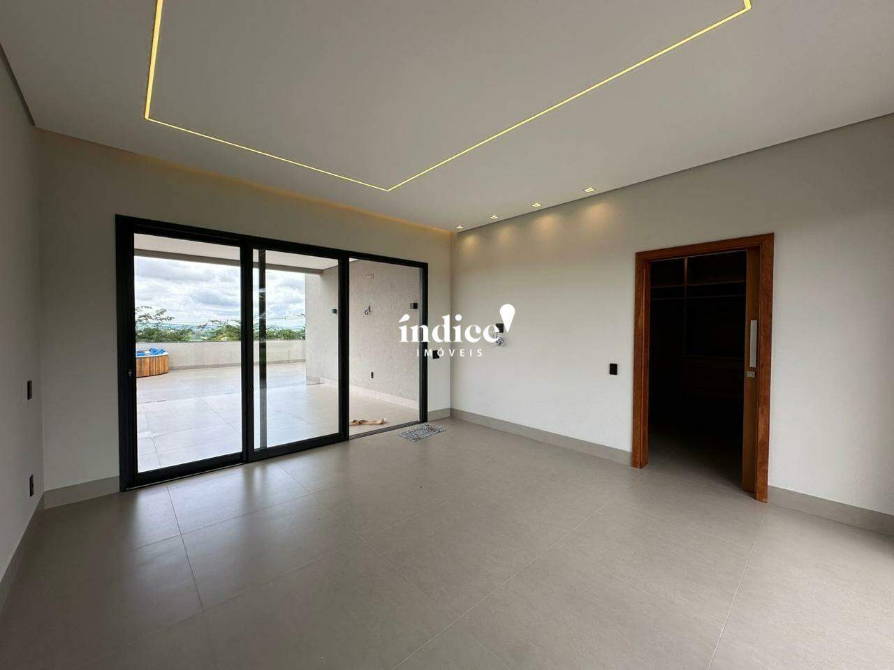 Casas Condomínio para à venda no Vila do Golf na cidade de Ribeirão Preto: 