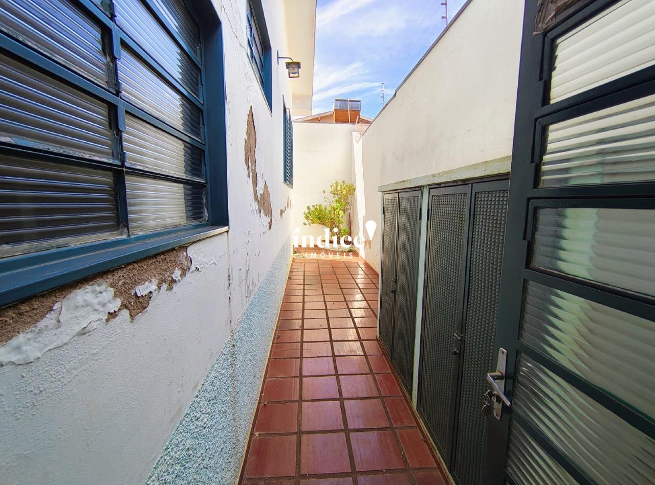 Casas para à venda no Jardim América na cidade de Ribeirão Preto: corredo quintal