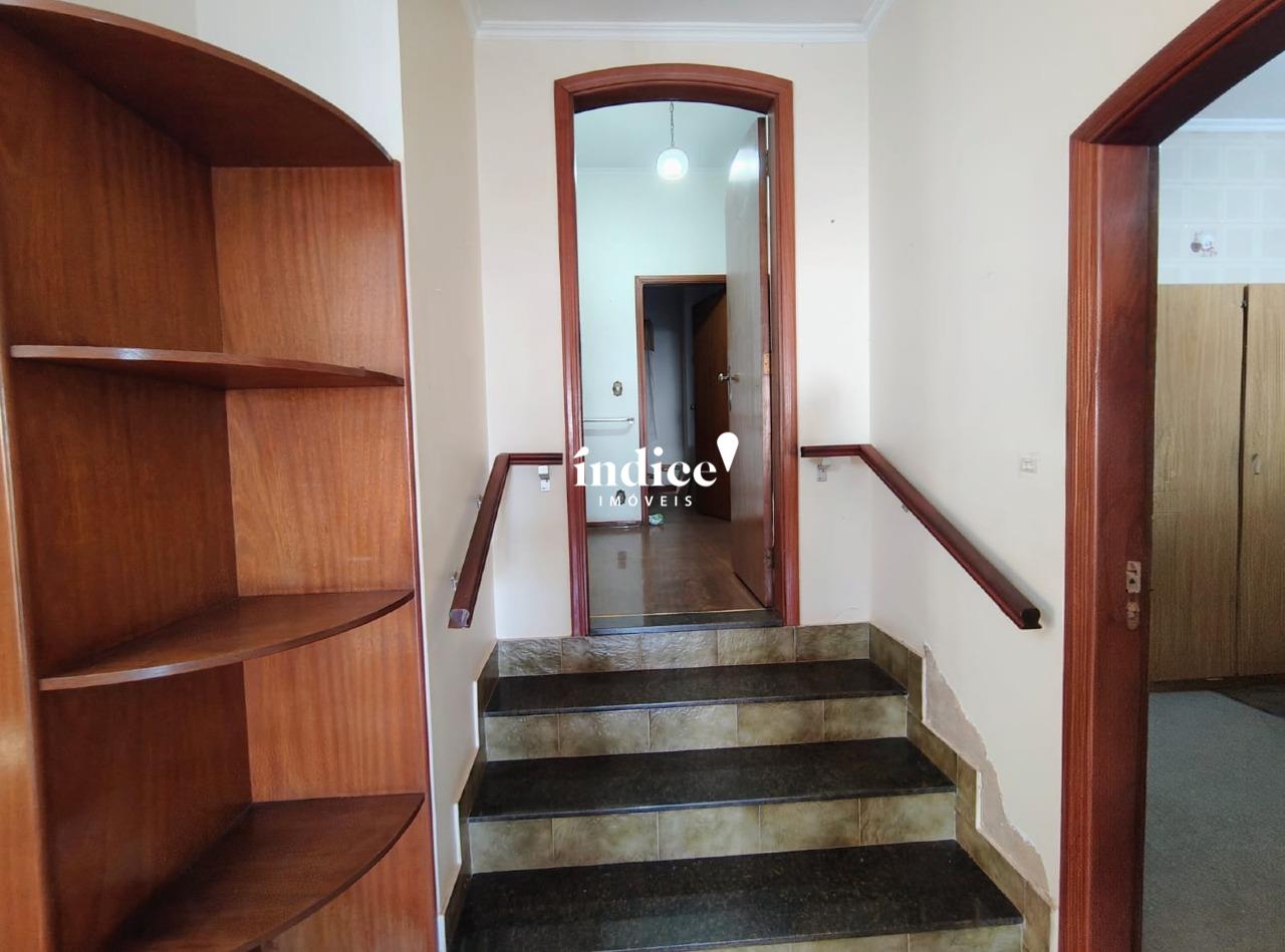 Casas para à venda no Jardim América na cidade de Ribeirão Preto: corredo para os quartos