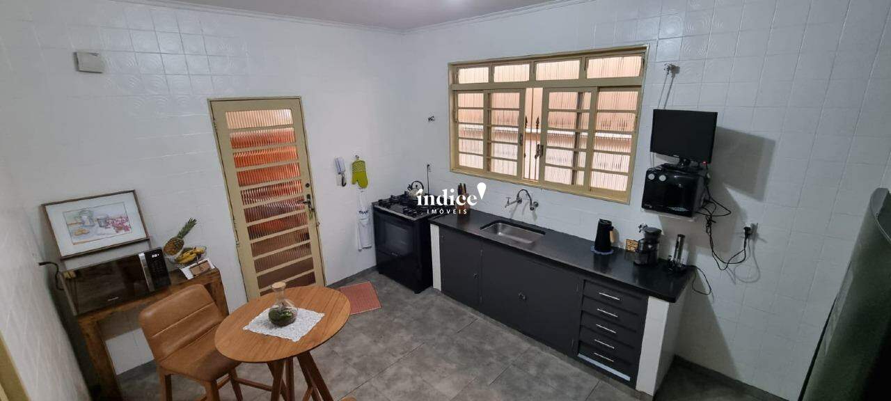 Casa Comercial para para aluguel no Jardim Macedo na cidade de Ribeirão Preto: 