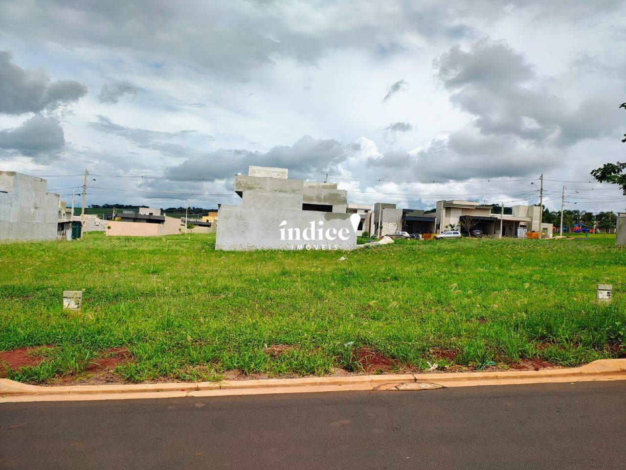 Terrenos Condomínio para à venda no Residencial Quinta da Mata na cidade de Ribeirão Preto: 