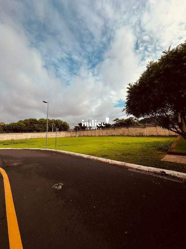 Terrenos Condomínio para à venda no Vila do Golf na cidade de Ribeirão Preto: 