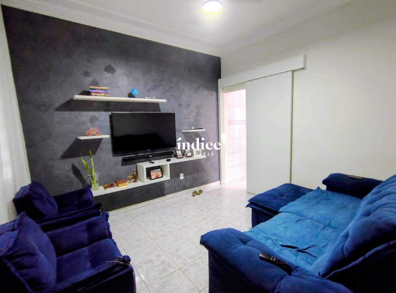 Casas para à venda no Jardim Centenário na cidade de Ribeirão Preto: sala