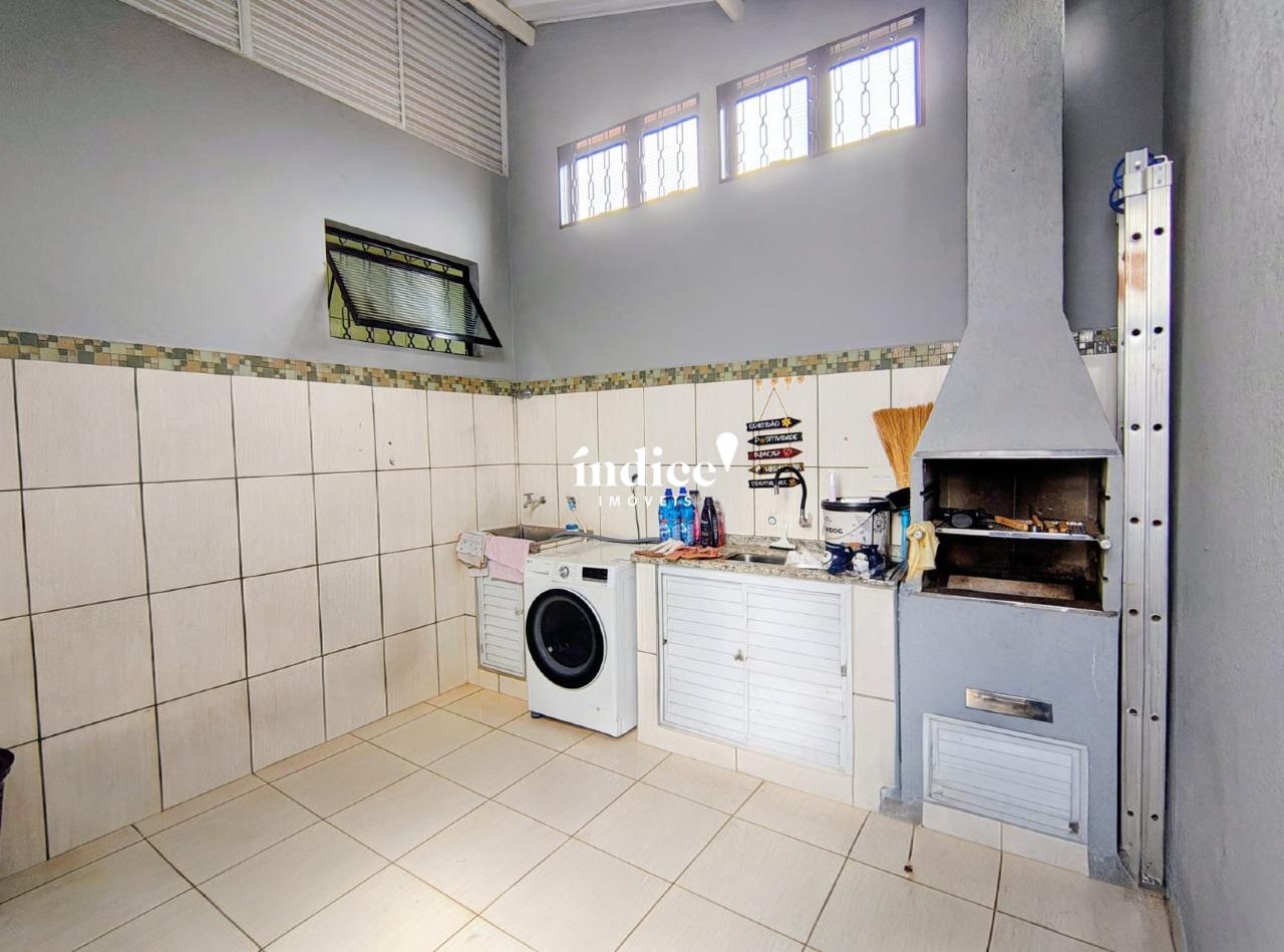 Casas para à venda no Jardim Centenário na cidade de Ribeirão Preto: lavanderia. area de churrasco