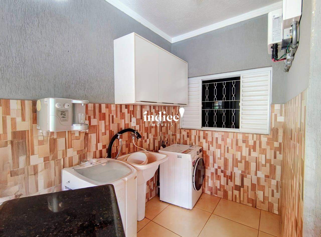 Casas para à venda no Jardim Marchesi na cidade de Ribeirão Preto: area de serviço