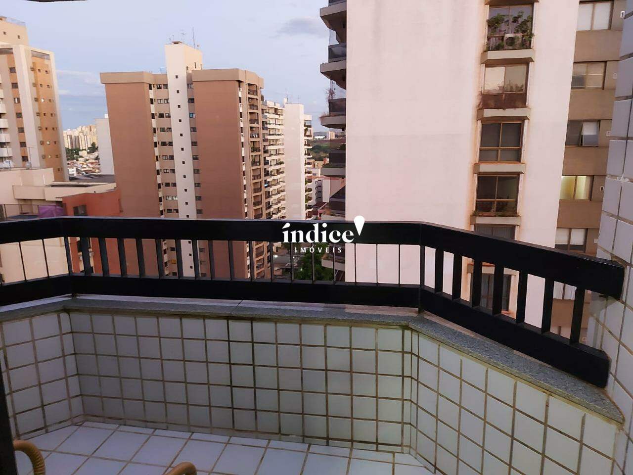 Apartamento para à venda no Centro na cidade de Ribeirão Preto: