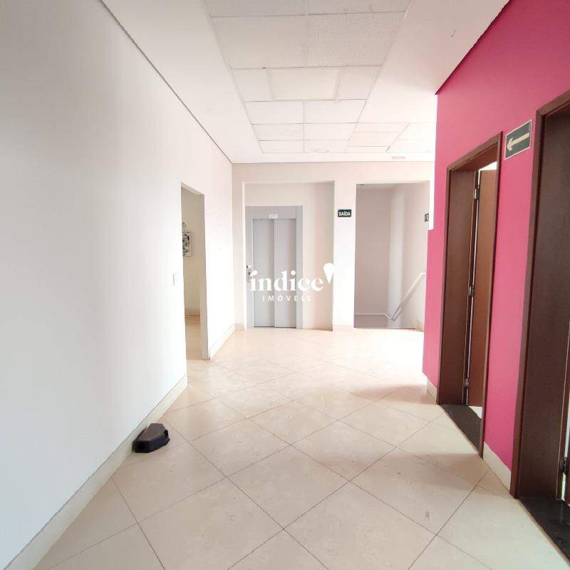 Salão Comercial para para aluguel no Ipiranga na cidade de Ribeirão Preto: 