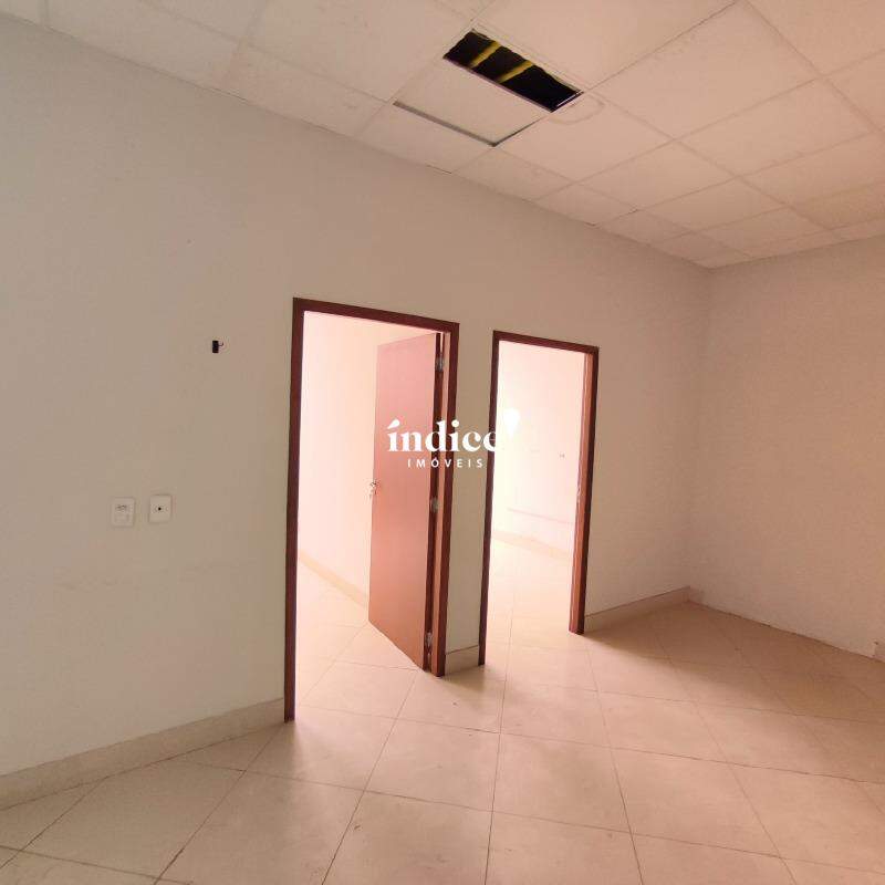 Salão Comercial para para aluguel no Ipiranga na cidade de Ribeirão Preto: 