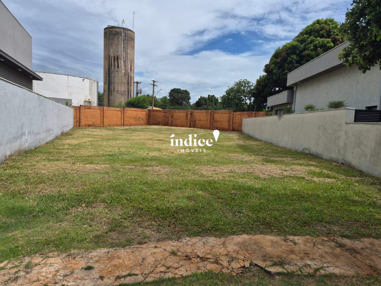 Terrenos Condomínio para à venda no Jardim San Marco na cidade de Ribeirão Preto: 