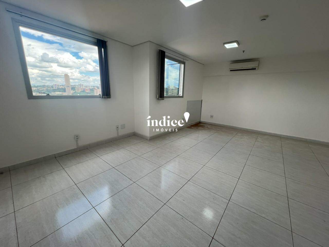 Sala Comercial para à venda no Ribeirânia na cidade de Ribeirão Preto: 