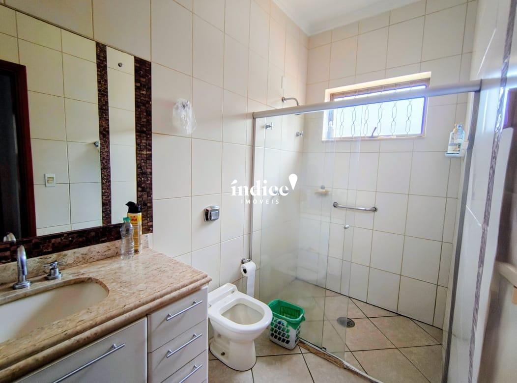 Casas para à venda no Jardim Anhangüera na cidade de Ribeirão Preto: banheiro suite