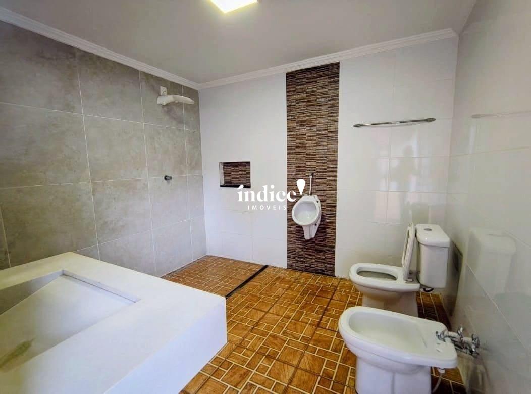 Casas para à venda no Jardim Anhangüera na cidade de Ribeirão Preto: banheiro na area gourmet