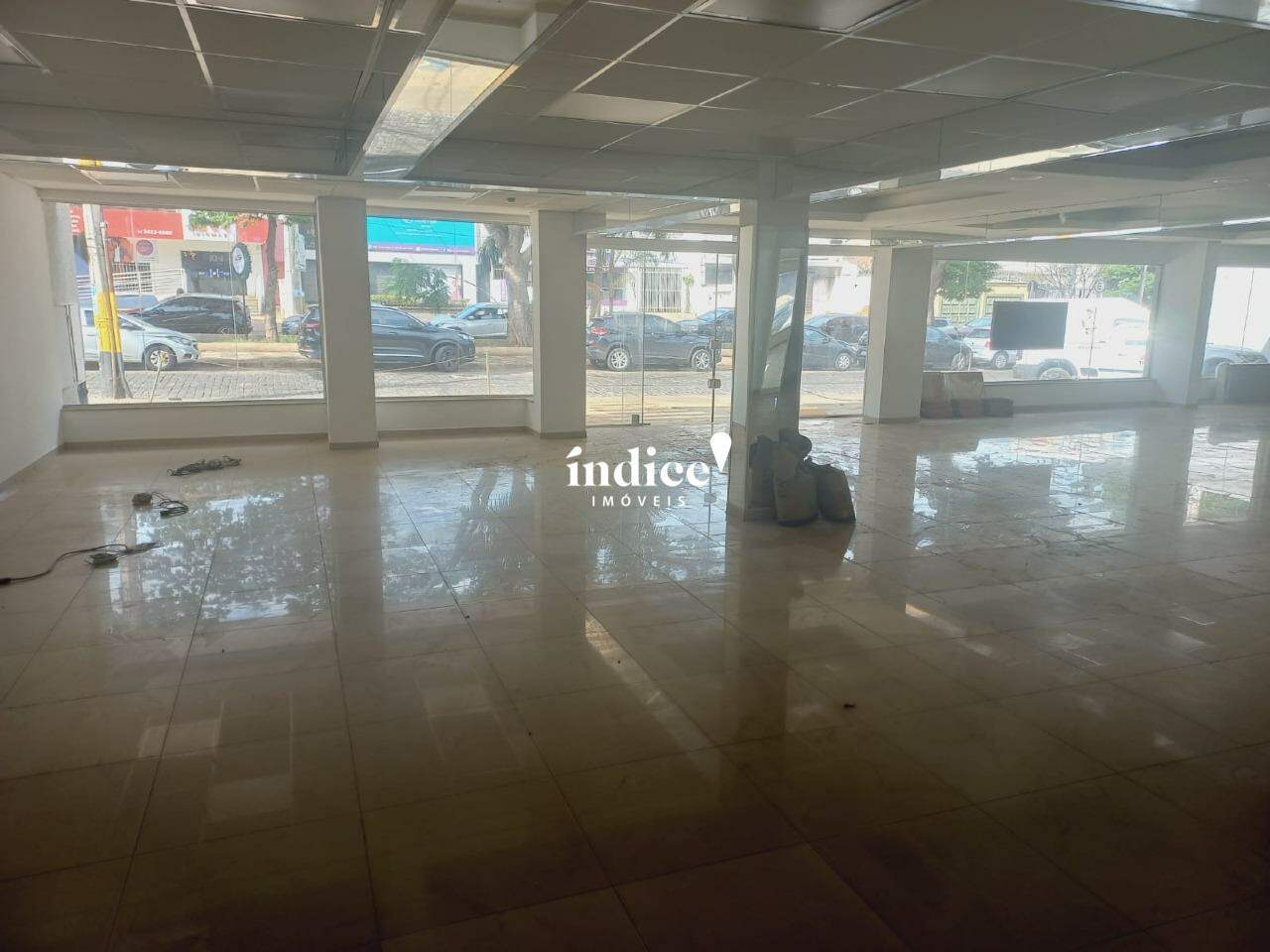 Salão Comercial para para aluguel no Jardim Sumaré na cidade de Ribeirão Preto: 