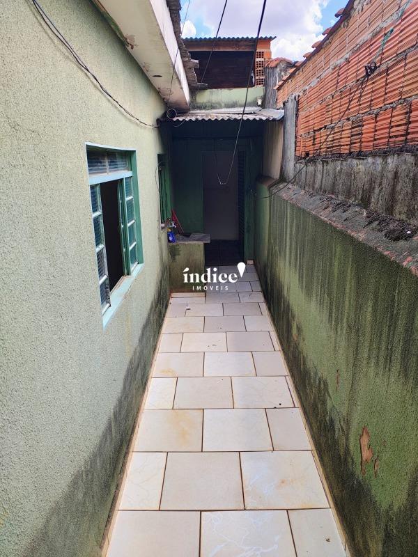 Casas para à venda no Parque Ribeirão Preto na cidade de Ribeirão Preto: corredor comum