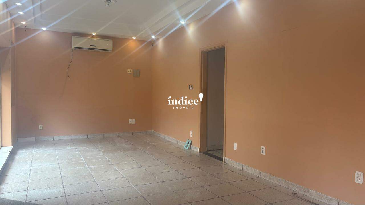 Salão Comercial para para aluguel no Centro na cidade de Ribeirão Preto: 
