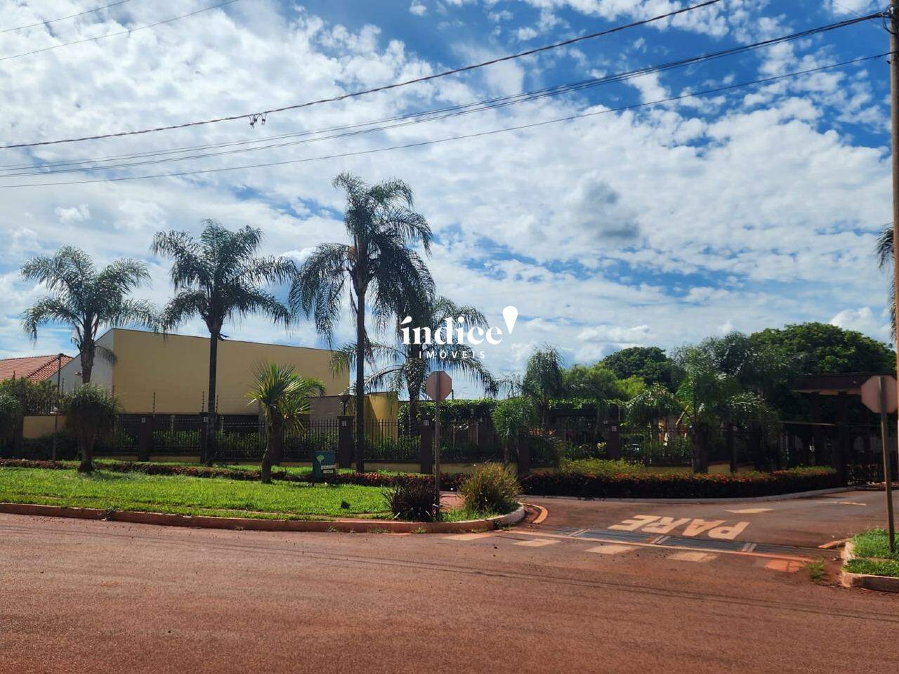 Terrenos Condomínio para à venda no Cravinhos na cidade de Cravinhos: 