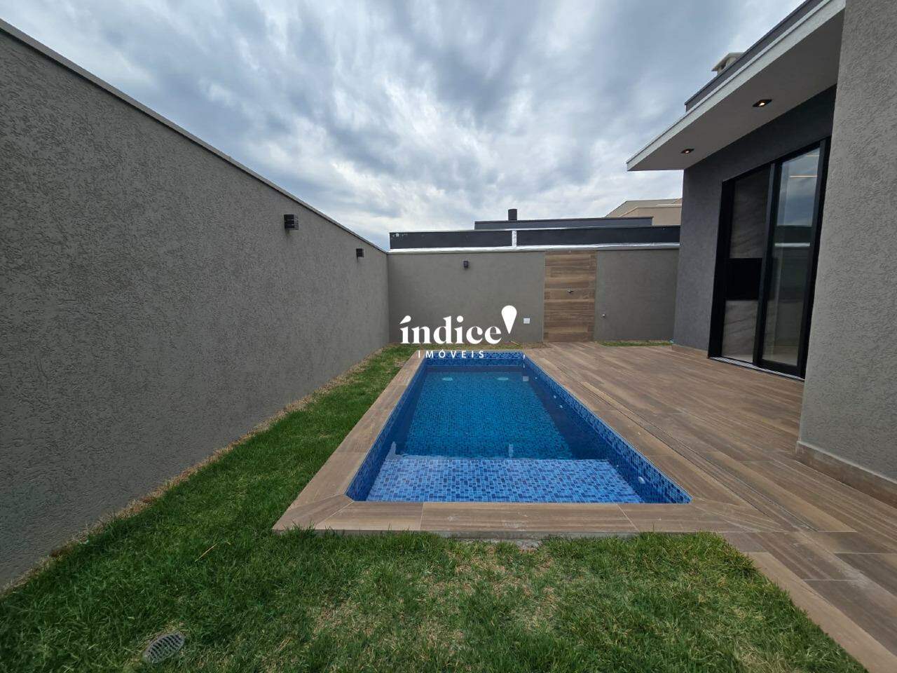 Casas Condomínio para à venda no Vila do Golf na cidade de Ribeirão Preto: