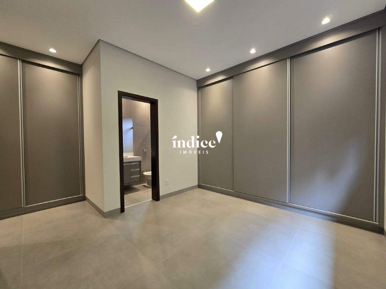 Casas Condomínio para à venda no Vila do Golf na cidade de Ribeirão Preto: