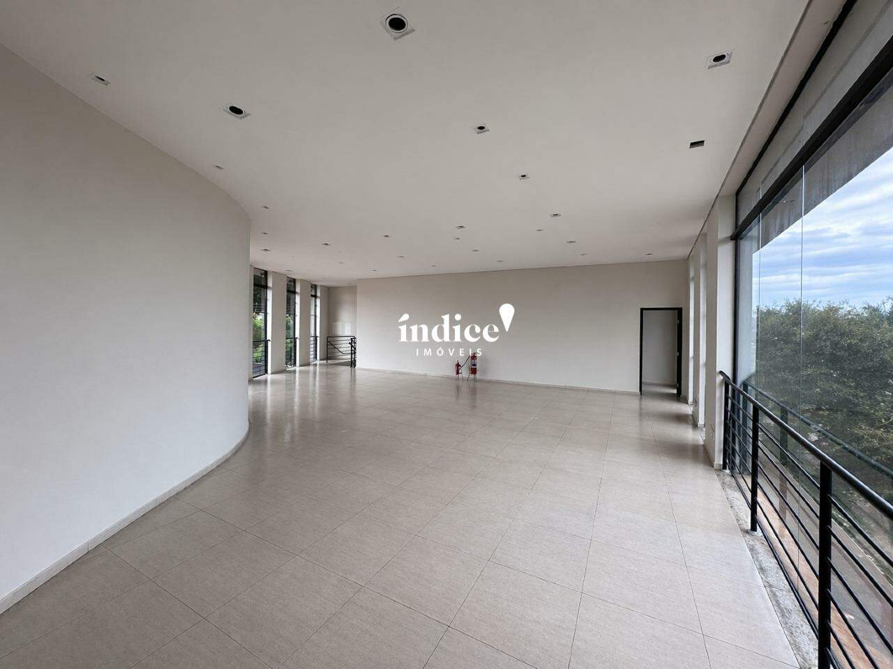 Salão Comercial para para aluguel no Ribeirânia na cidade de Ribeirão Preto: 