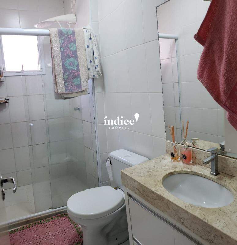 Casas Condomínio para à venda no Vila do Golf na cidade de Ribeirão Preto: BANHO SUÍTE