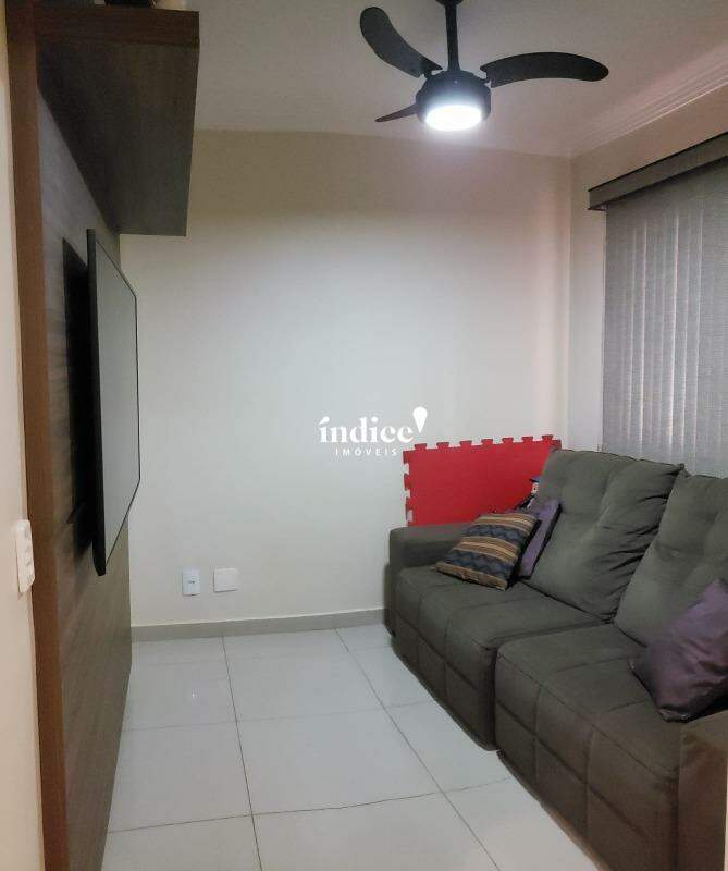 Casas Condomínio para à venda no Vila do Golf na cidade de Ribeirão Preto: SALA TV