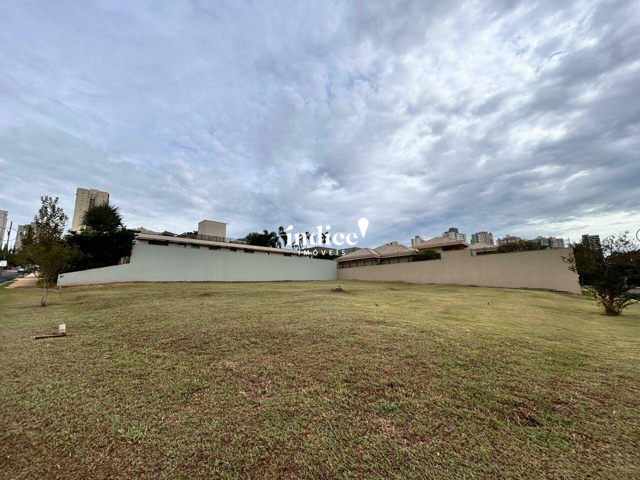 Terrenos Condomínio para à venda no Bosque das Juritis na cidade de Ribeirão Preto: 