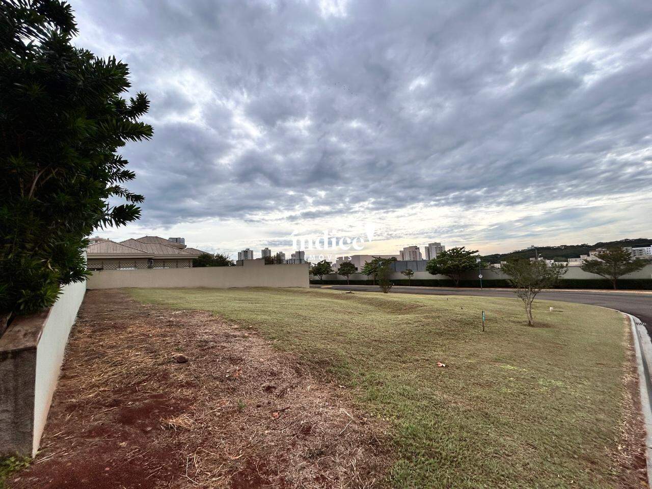 Terrenos Condomínio para à venda no Bosque das Juritis na cidade de Ribeirão Preto: 