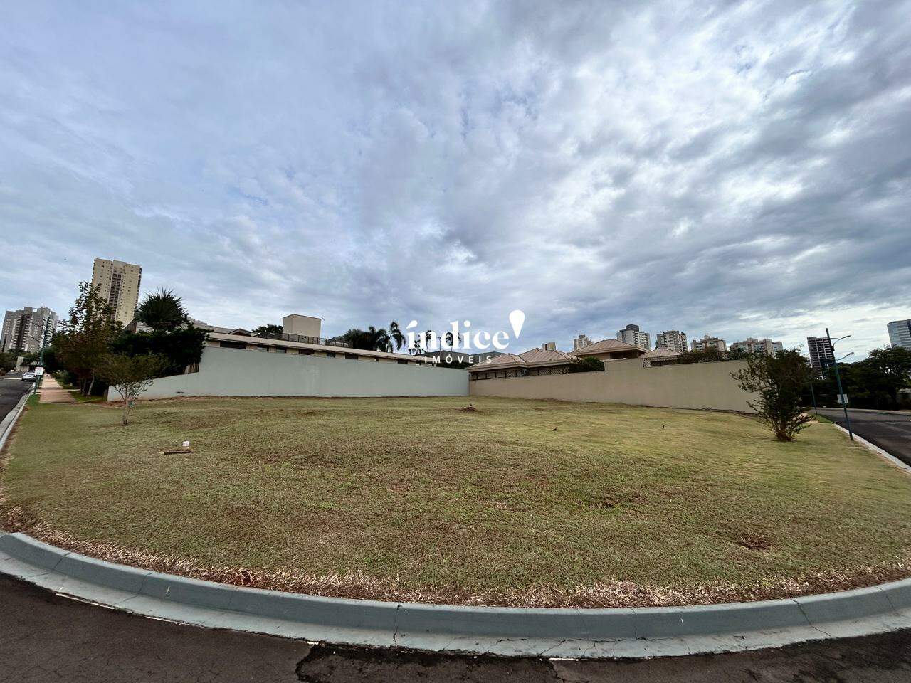 Terrenos Condomínio para à venda no Bosque das Juritis na cidade de Ribeirão Preto: 