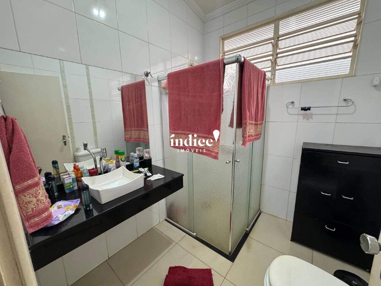 Casas para à venda no Vila Tibério na cidade de Ribeirão Preto: BENHEIRO