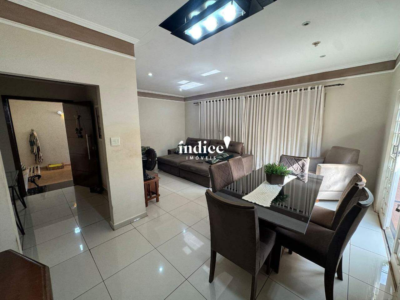 Casas para à venda no Vila Tibério na cidade de Ribeirão Preto: SALA JANTAR
