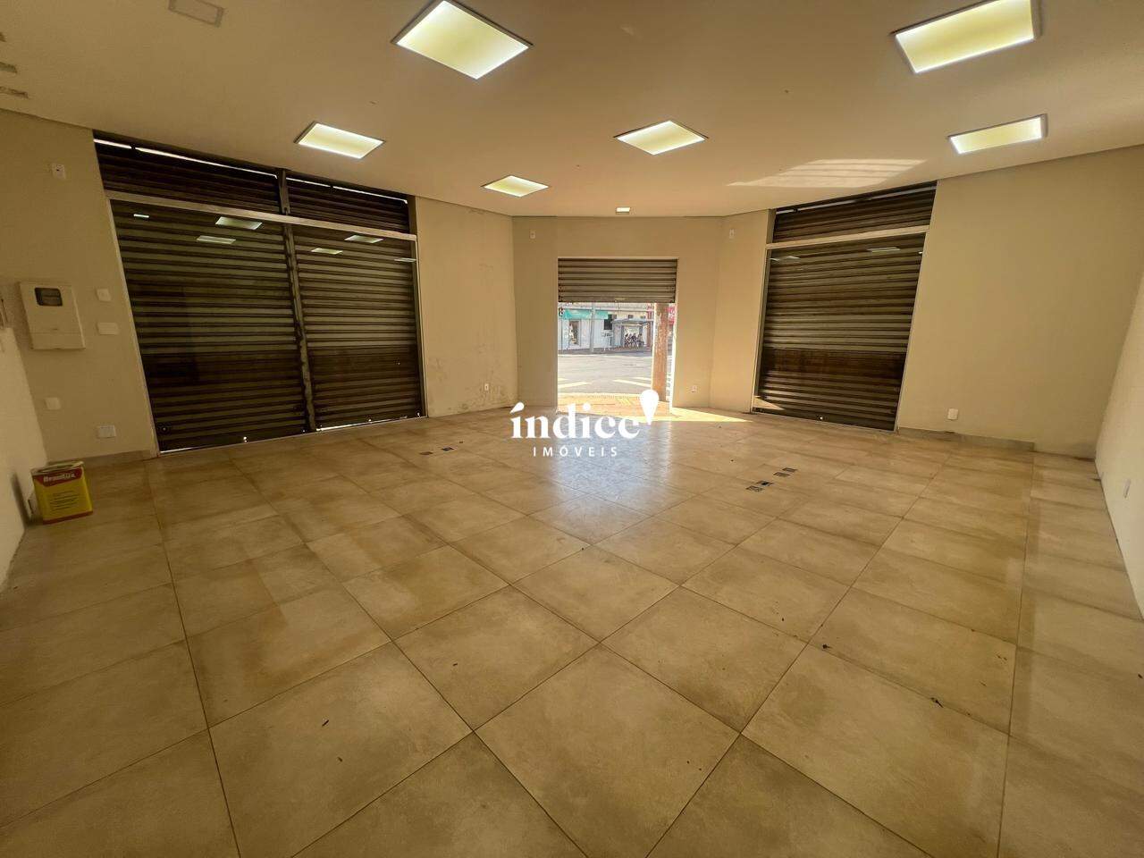 Salão Comercial para para aluguel no Ipiranga na cidade de Ribeirão Preto: 