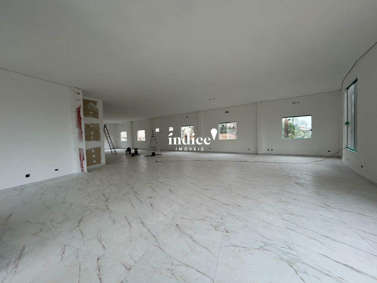Salão Comercial para para aluguel no Ribeirânia na cidade de Ribeirão Preto: 