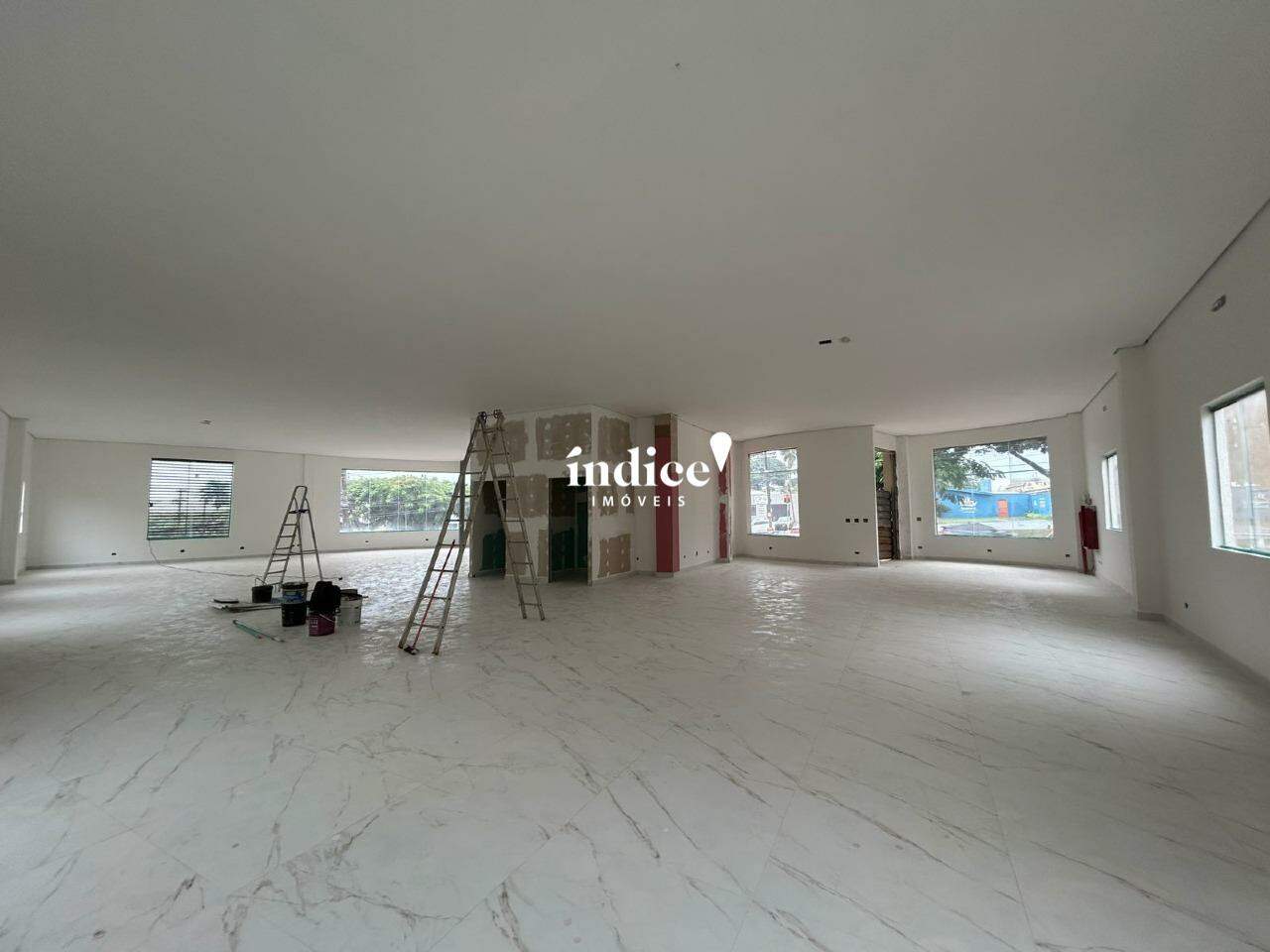 Salão Comercial para para aluguel no Ribeirânia na cidade de Ribeirão Preto: 