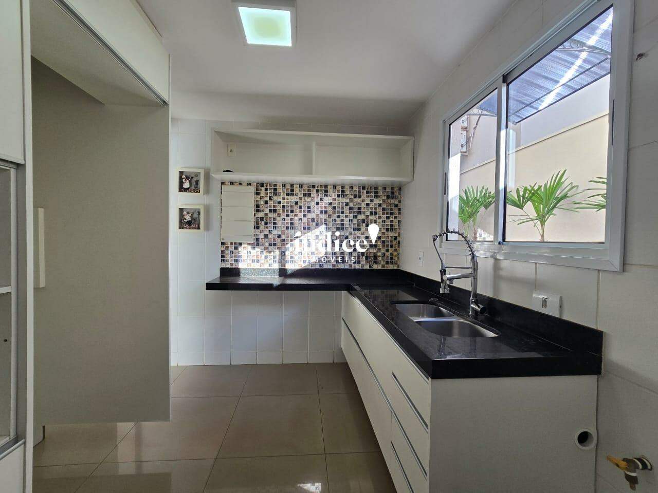 Casas Condomínio para para aluguel no Vila do Golf na cidade de Ribeirão Preto: 