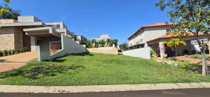 Terrenos Condomínio para à venda no Vila do Golf na cidade de Ribeirão Preto: 