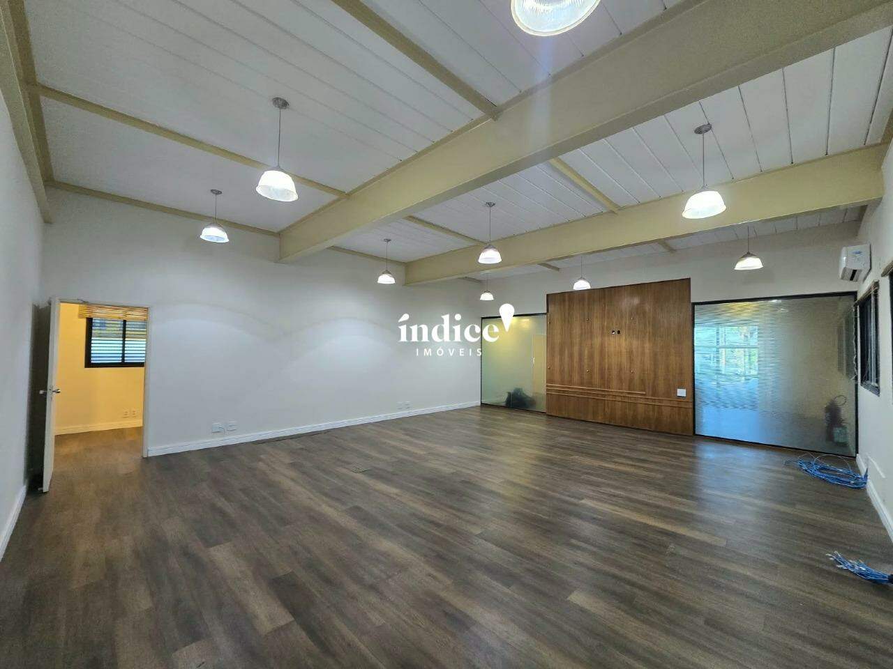 Salão Comercial para para aluguel no Jardim Canadá na cidade de Ribeirão Preto: 