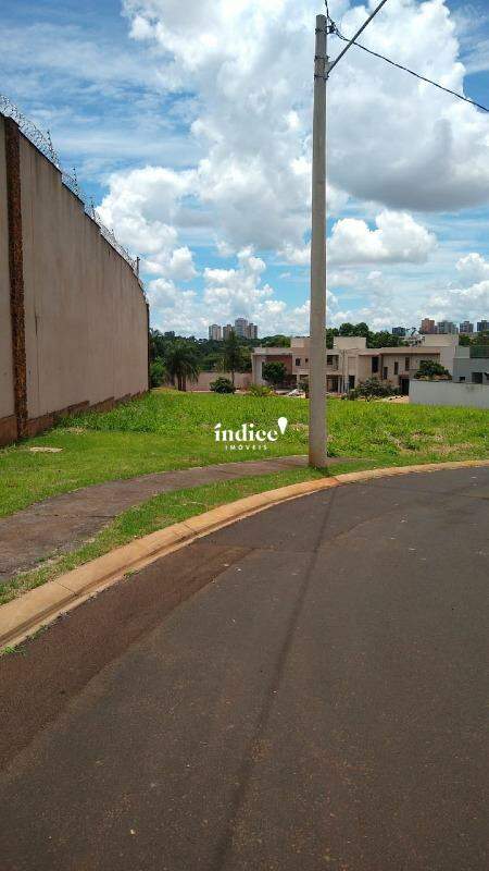 Terrenos Condomínio para à venda no Quintas de São José na cidade de Ribeirão Preto: