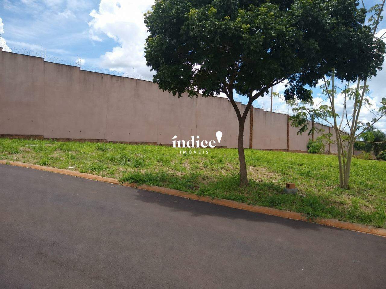 Terrenos Condomínio para à venda no Quintas de São José na cidade de Ribeirão Preto: 