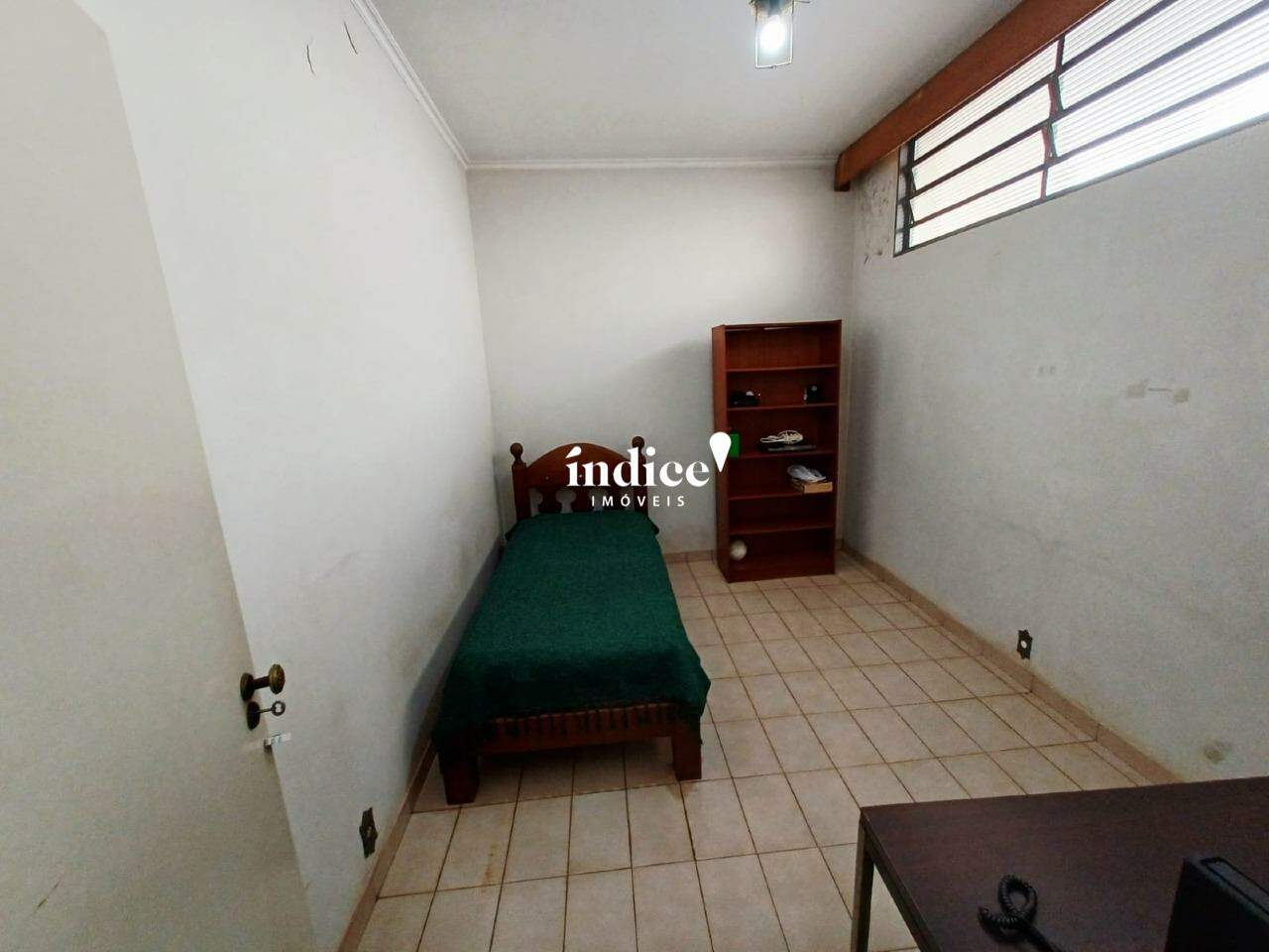 Casas para à venda no Jardim Mosteiro na cidade de Ribeirão Preto: Escritório